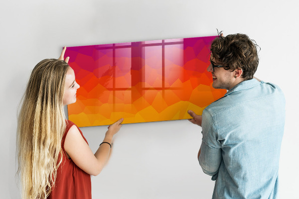 Pizarra magnética de pared con rotulador Un tablero colorido para notas y fotos.