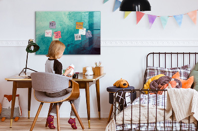Pizarra magnética de pared con rotulador Un tablero colorido para notas y fotos.