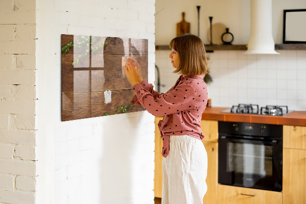 Pizarra magnética de pared con rotulador Un elegante tablero para notas y fotos.