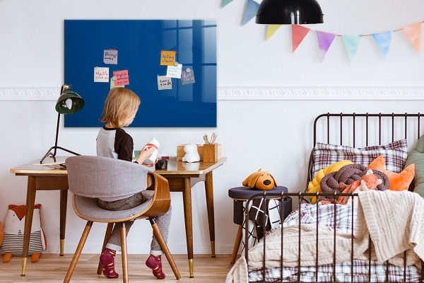 Pizarra magnética de pared con rotulador Un práctico tablero para notas y fotos.