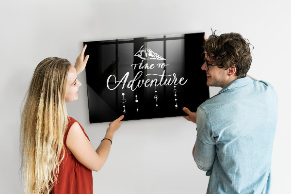 Pizarra magnética de pared con rotulador Un elegante tablero para presentar recuerdos.