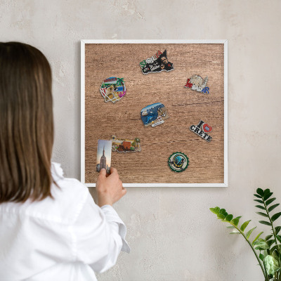 Tablero magnético metálico para souvenirs en color blanco Textura de madera