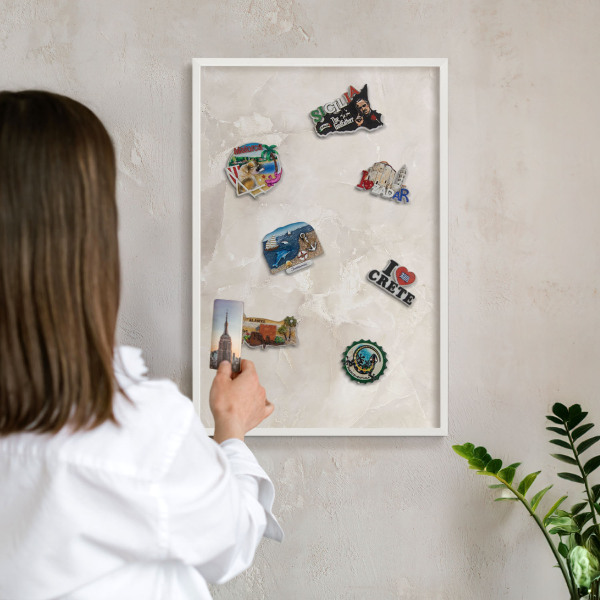 Tablero magnético metálico para souvenirs en color blanco Mármol beige