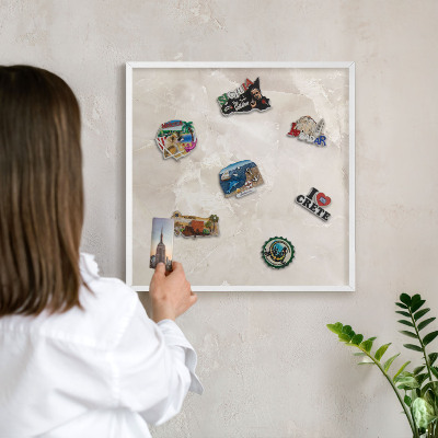 Tablero magnético metálico para souvenirs en color blanco Mármol beige