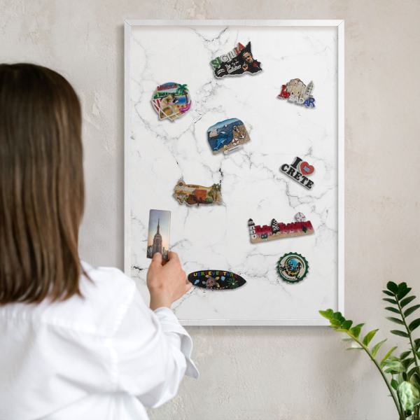 Tablero magnético de pared para imanes con marco blanco Patrón de mármol