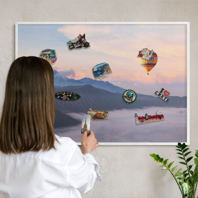 Tablero magnético metálico para souvenirs en color blanco Viaje por el cielo