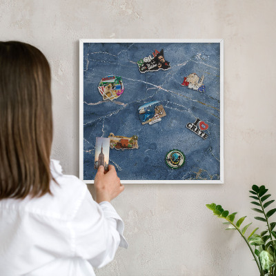 Tablero magnético metálico para souvenirs en color blanco Elegancia del mármol