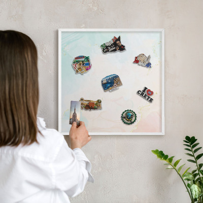 Tablero magnético metálico para souvenirs en color blanco Elegancia en tonos pastel