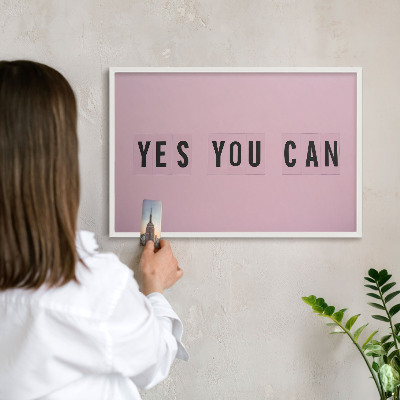 Tablero magnético metálico para souvenirs en color blanco Motivación cada día