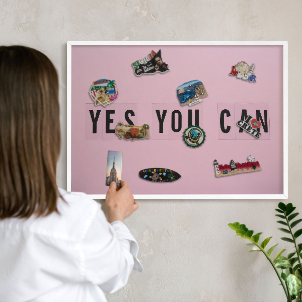 Tablero magnético metálico para souvenirs en color blanco Motivación cada día