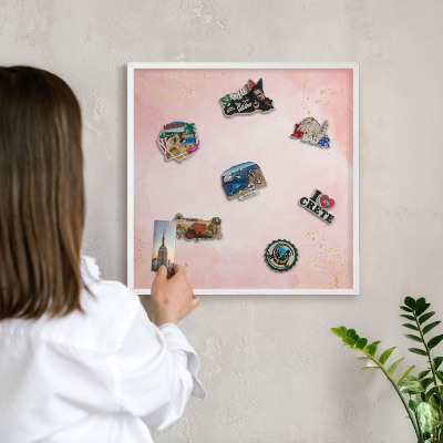 Tablero magnético metálico para souvenirs en color blanco Elegancia sutil