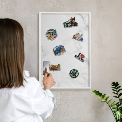 Tablero magnético de pared para imanes con marco blanco Mármol elegante
