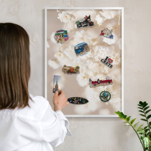 Tablero magnético de pared para imanes con marco blanco Flores beige