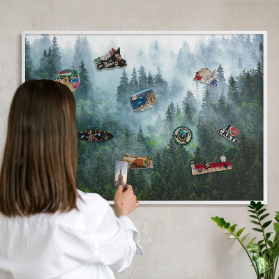 Tablero magnético metálico para souvenirs en color blanco Bosque misterioso