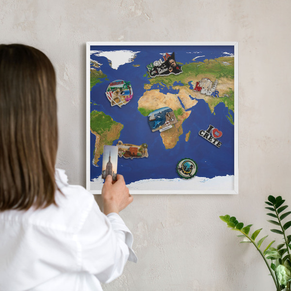 Tablero magnético de pared para imanes con marco blanco Cartografiando el mundo