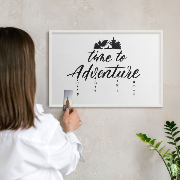 Tablero magnético metálico para souvenirs en color blanco La aventura te espera