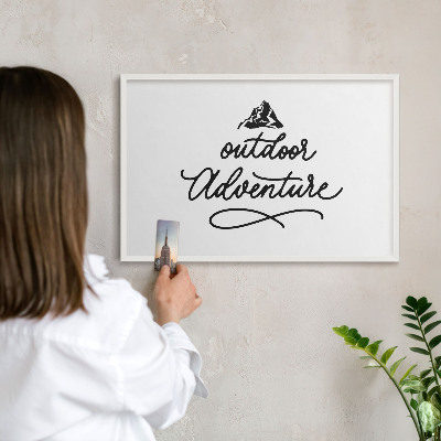 Tablero magnético metálico para souvenirs en color blanco Aventura en la montaña