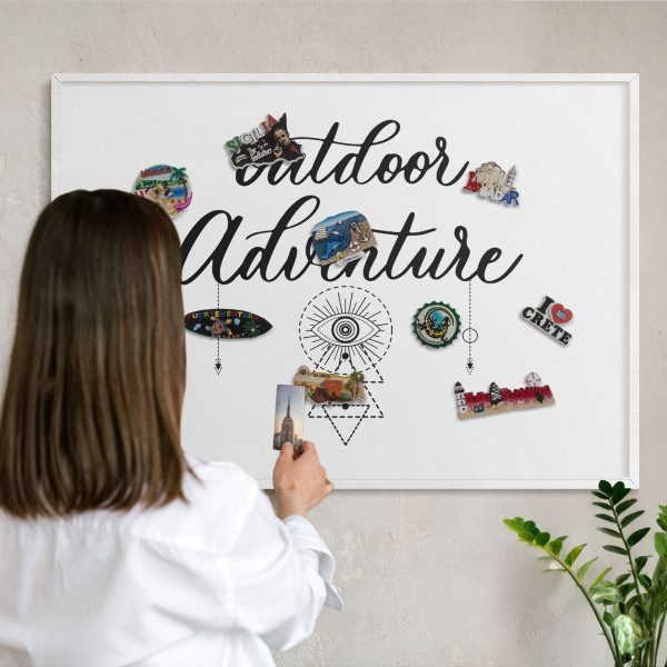 Tablero magnético metálico para souvenirs en color blanco Aventura al aire libre