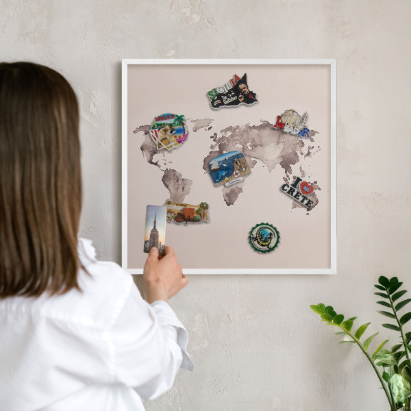 Tablero magnético de pared para imanes con marco blanco Mapa del mundo