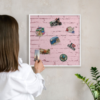 Tablero magnético de pared para imanes con marco blanco Ladrillo rosa