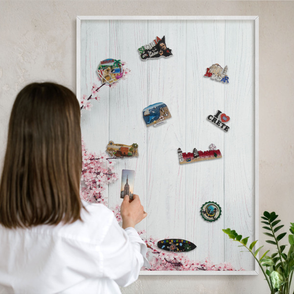 Tablero magnético metálico para souvenirs en color blanco Elegancia floreciente