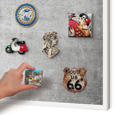 Tablero magnético de pared para imanes con marco blanco Patrón de hormigón
