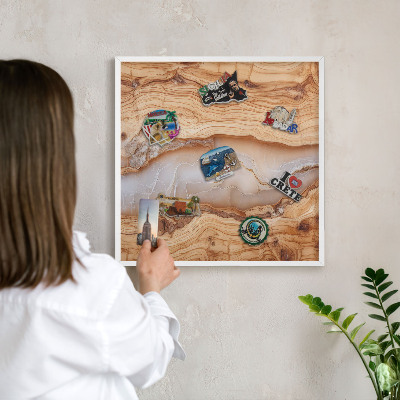Tablero magnético de pared para imanes con marco blanco Elegancia de madera