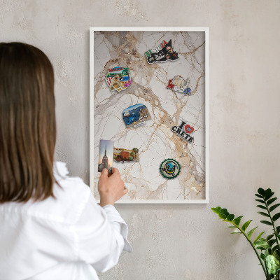 Tablero magnético de pared para imanes con marco blanco Elegancia del mármol