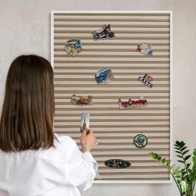 Tablero magnético de pared para imanes con marco blanco Listones de madera