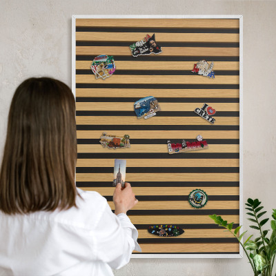 Tablero magnético metálico para souvenirs en color blanco Ritmos de madera