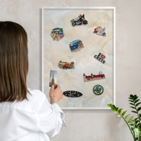 Tablero magnético metálico para souvenirs en color blanco Elegancia sutil