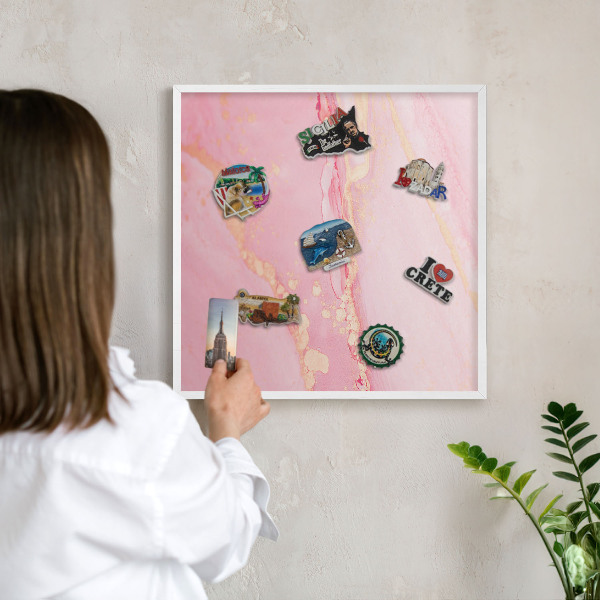 Tablero magnético de pared para imanes con marco blanco Elegancia rosa