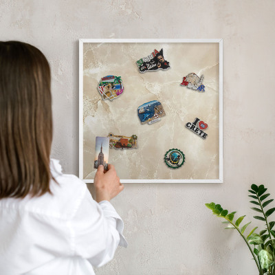 Tablero magnético metálico para souvenirs en color blanco Patrón de mármol