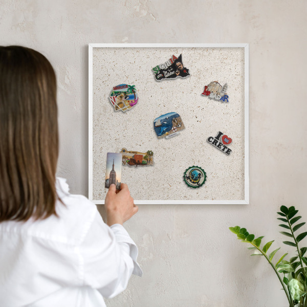 Tablero magnético de pared para imanes con marco blanco Fondo delicado