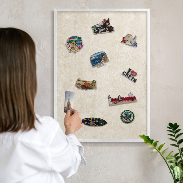 Tablero magnético metálico para souvenirs en color blanco Elegancia cremosa