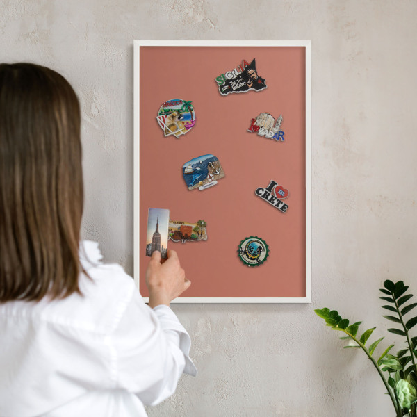 Tablero magnético de pared para imanes con marco blanco Color ladrillo
