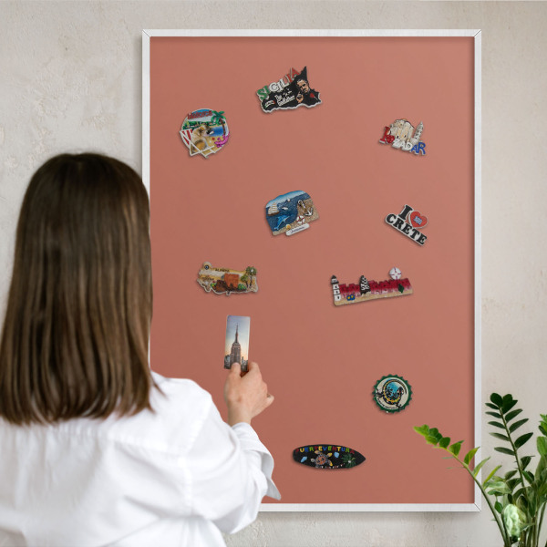 Tablero magnético de pared para imanes con marco blanco Color ladrillo