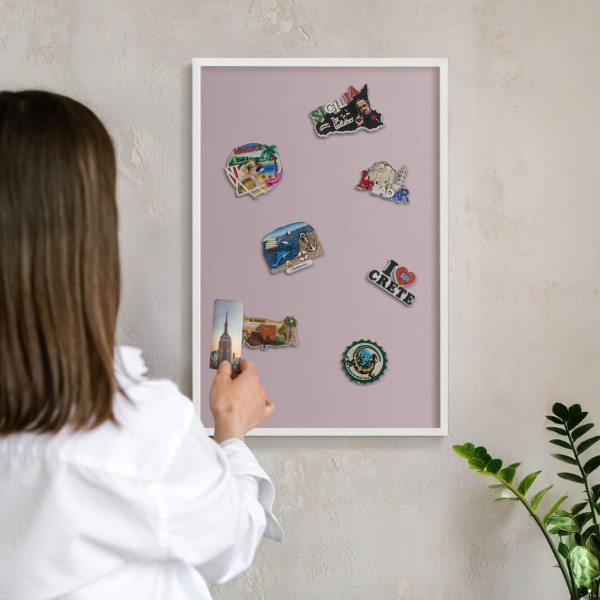 Tablero magnético de pared para imanes con marco blanco Lila pastel