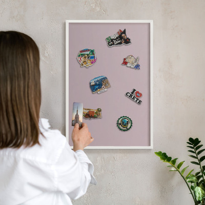 Tablero magnético de pared para imanes con marco blanco Lila pastel