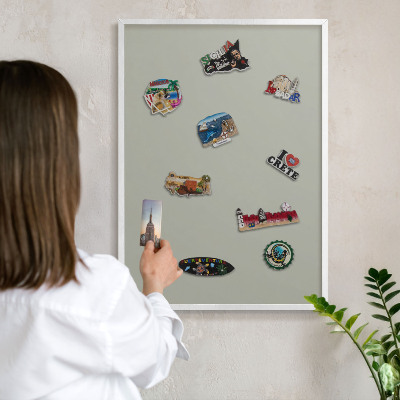 Tablero magnético metálico para souvenirs en color blanco Gris neutro