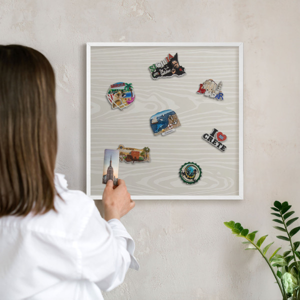 Tablero magnético metálico para souvenirs en color blanco Estructura de madera