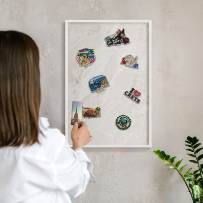 Tablero magnético metálico para souvenirs en color blanco Elegancia cremosa