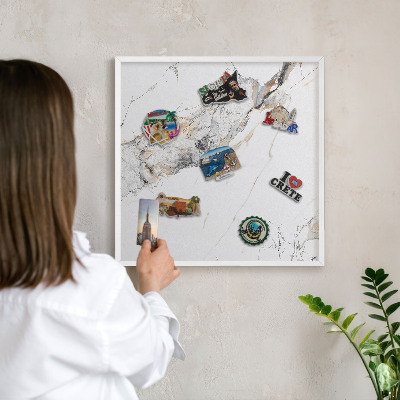 Tablero magnético metálico para souvenirs en color blanco Efecto mármol