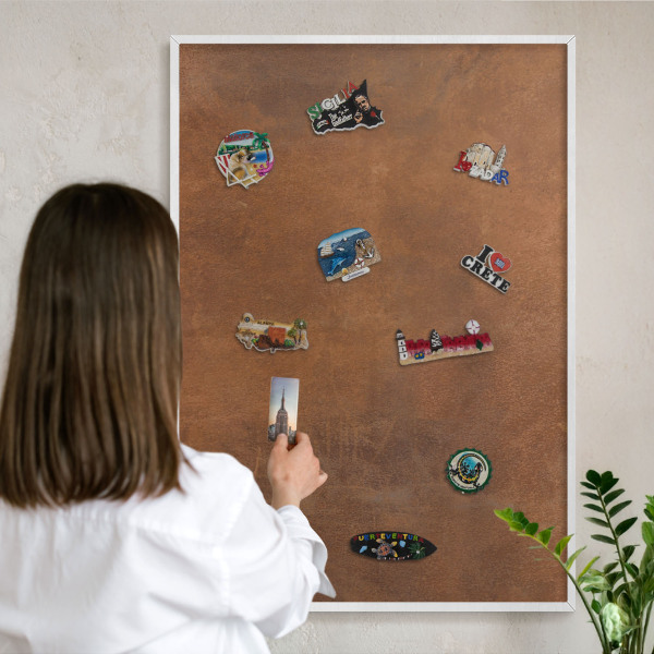Tablero magnético metálico para souvenirs en color blanco Textura marrón