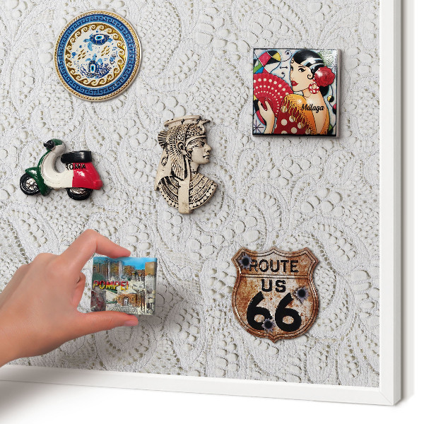 Tablero magnético metálico para souvenirs en color blanco Elegancia calada