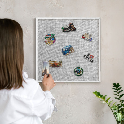 Tablero magnético de pared para imanes con marco blanco Elegancia sutil