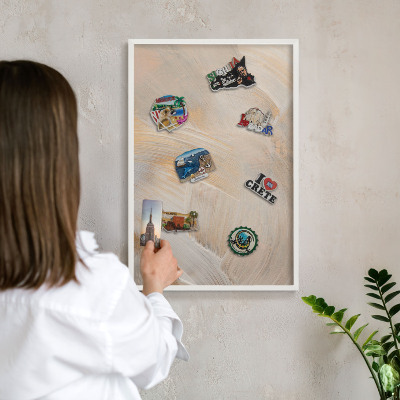 Tablero magnético metálico para souvenirs en color blanco Abstracción elegante