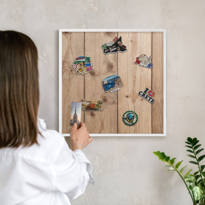 Tablero magnético metálico para souvenirs en color blanco Textura de madera