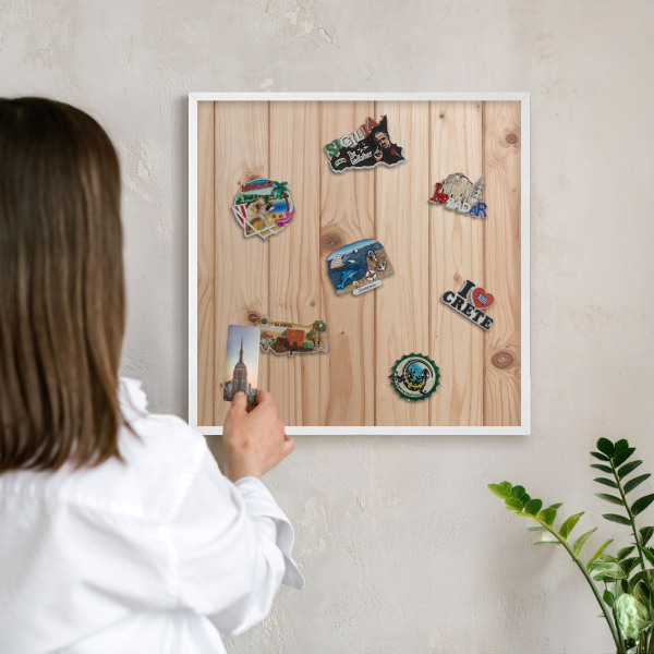 Tablero magnético de pared para imanes con marco blanco Patrón de madera