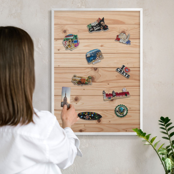 Tablero magnético de pared para imanes con marco blanco Patrón de madera